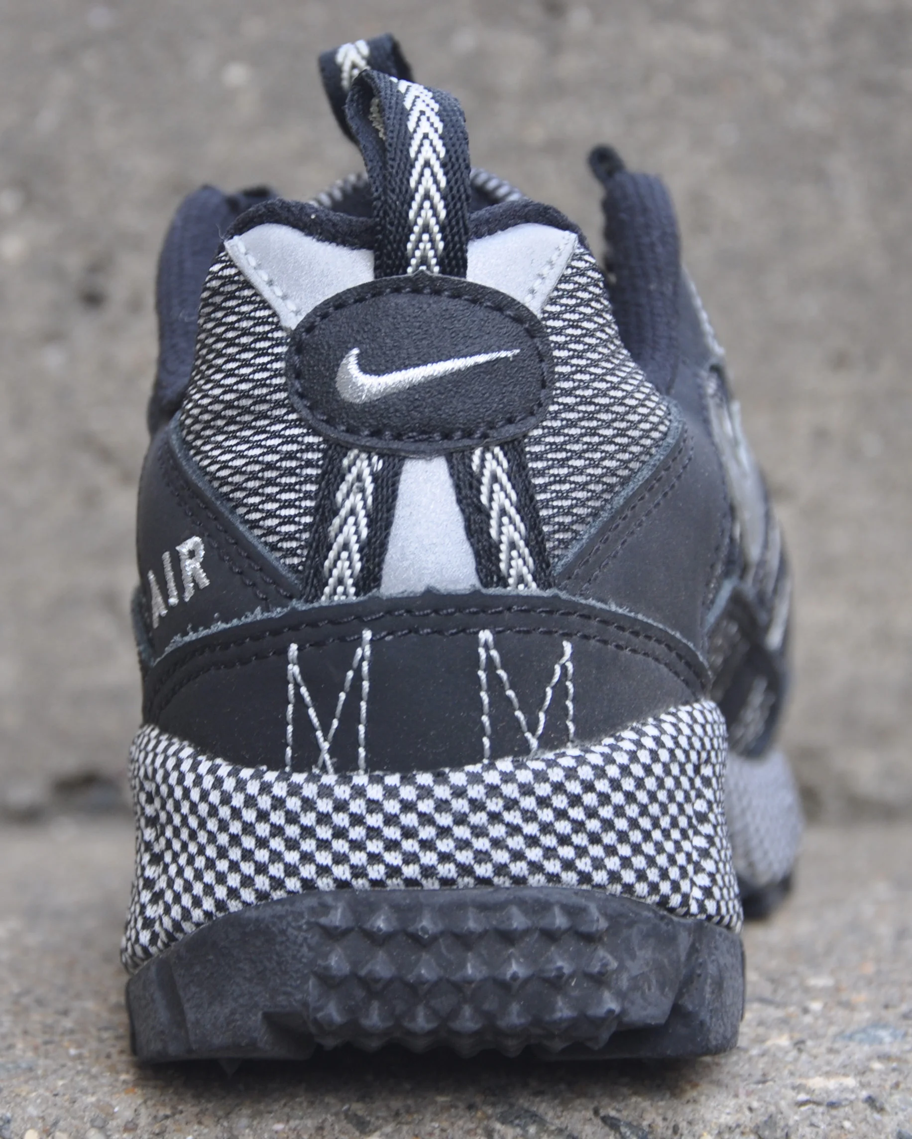 Nike Air Humara SC Black / Metallic Silver DS — RootsBK